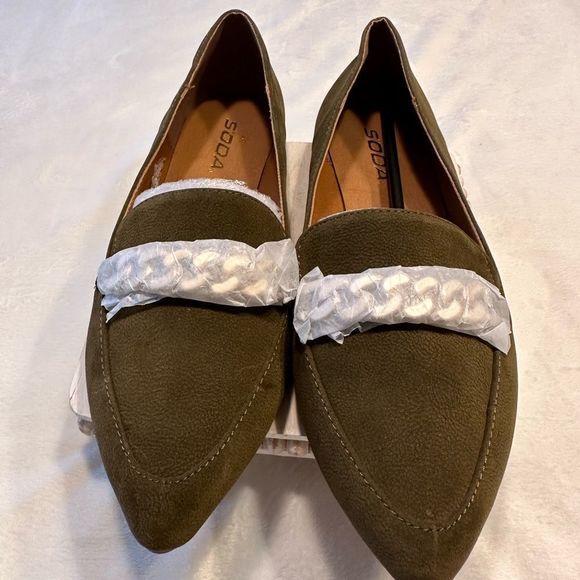 SODA Miles Gold Chain Comfort Loafer Flat - Picture 3 of 6